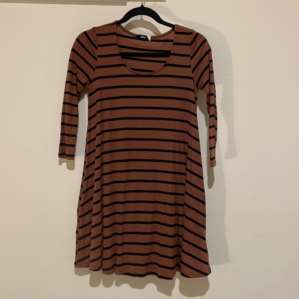 Urban Outfitters (BDG) A-Line 3/4 Sleeves Dress with Pockets!